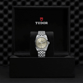 Tudor Black Bay One 36