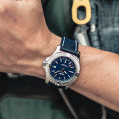 Breitling Avenger A17318101C1X1