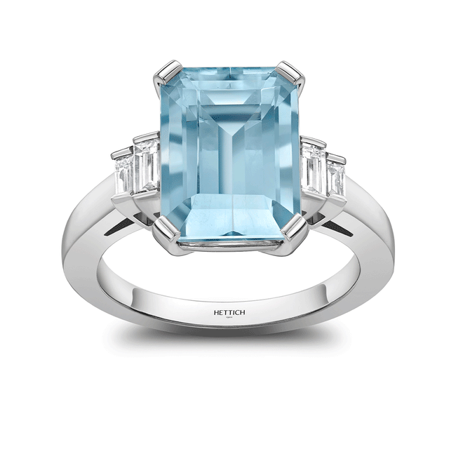 Aquamarine 5.30ct and Diamonds Dress Ring